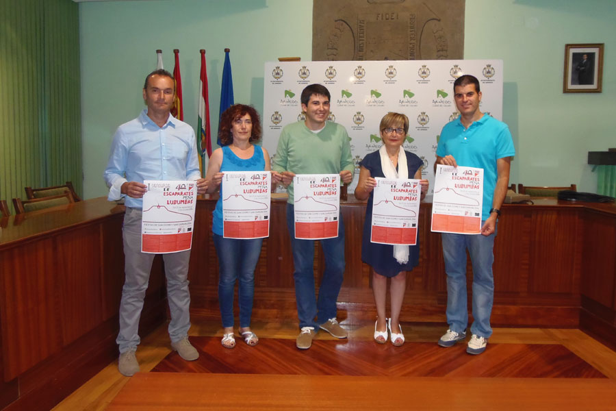 To&ntilde;o Eguiz&aacute;bal, Ana Isabel Os&eacute;s, Ra&uacute;l Dom&iacute;nguez, Juani Hern&aacute;ndez y &Aacute;lvaro Solana en la presentaci&oacute;n del concurso