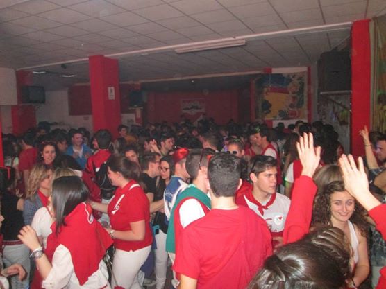 La 'siesta' con TwoSan Dj's abarrot&oacute; el local